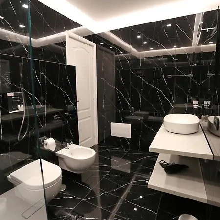 Sant'elmo Con Parcheggio Interno 4* Неаполь