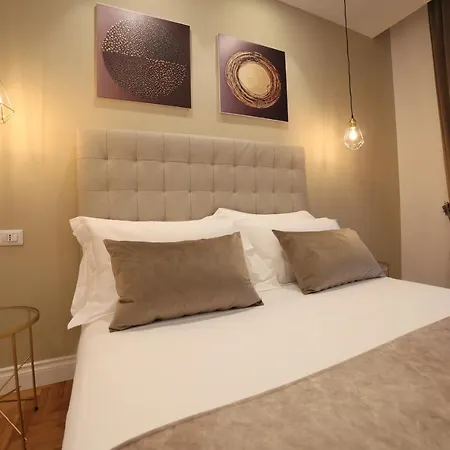 Sant'elmo Con Parcheggio Interno 4* Неаполь