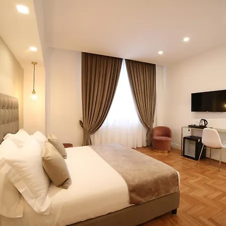 Sant'elmo Con Parcheggio Interno