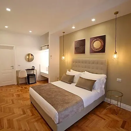 Sant'elmo Con Parcheggio Interno Bed and Breakfast Νάπολη