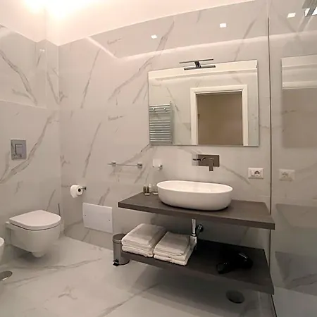 Sant'elmo Con Parcheggio Interno 4* Νάπολη