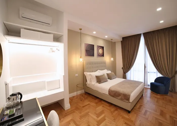 Sant'elmo Con Parcheggio Interno Nocleg ze śniadaniem 4*