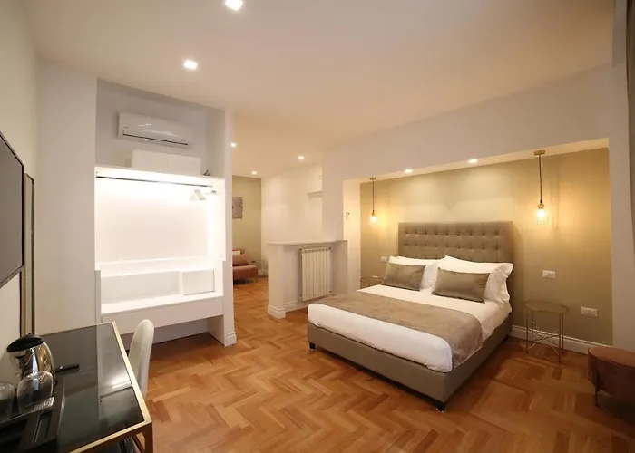 Sant'elmo Con Parcheggio Interno 4* Neapol