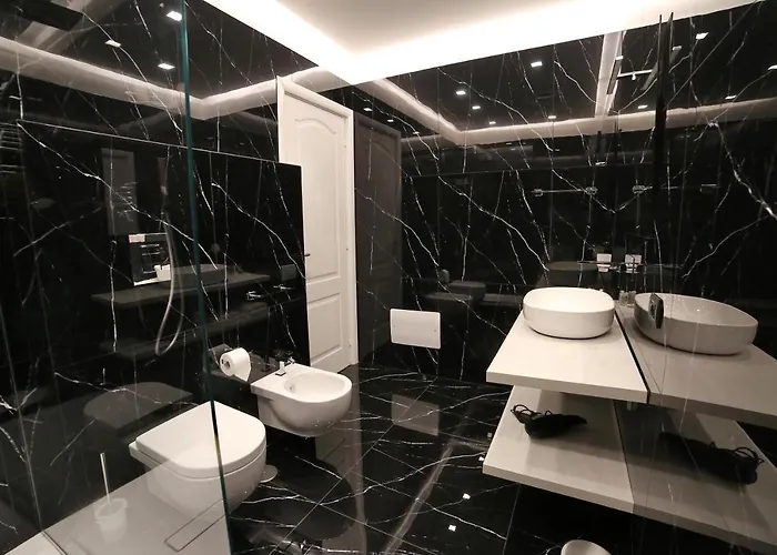 Sant'elmo Con Parcheggio Interno 4* Neapol