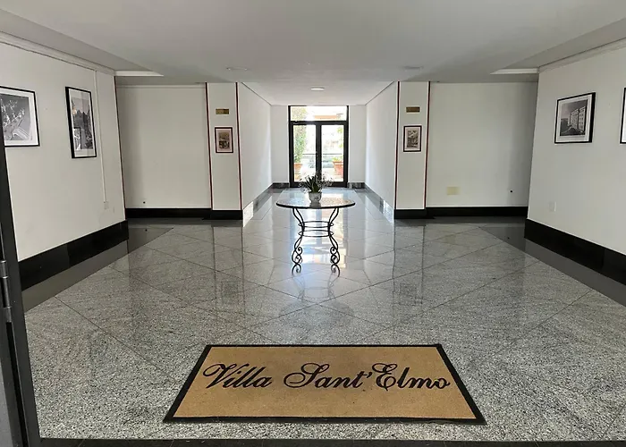 Sant'elmo Con Parcheggio Interno Neapol