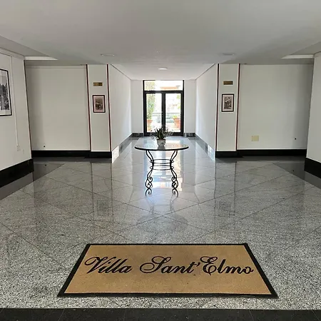 Sant'elmo Con Parcheggio Interno Neapol